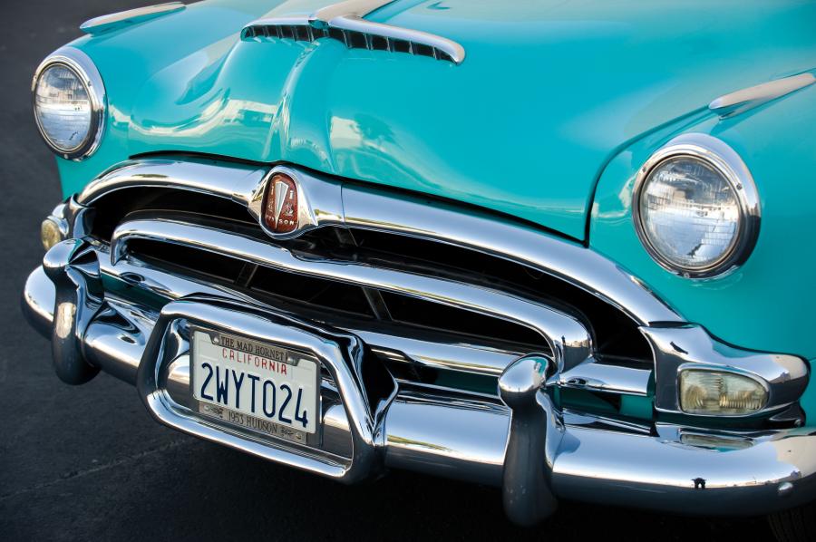 Детали экстерьера Hudson Hornet Twin H-Power Club Coupe 1953 года  (фото 6 из 8)
